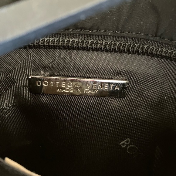 BOTEGA VANETTA nylon handbag.  Black.  6”x13”. Zip closure. Care card. - Picture 4 of 10